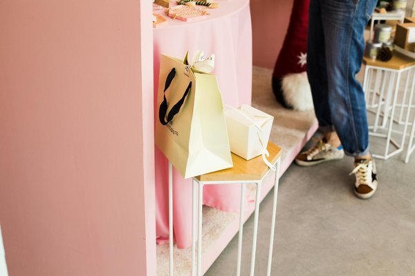 Quels sont les critères pour choisir une robe de soirée flatteuse pour les petites tailles ?