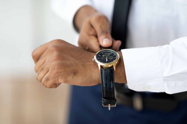 Qu'est-ce qui fait la particularité d'une montre bracelet en cuir ?